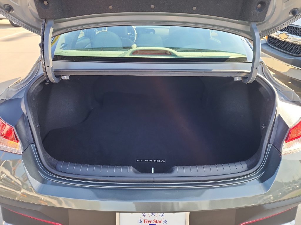 Used 2024 Hyundai Elantra SEL FWD image 23