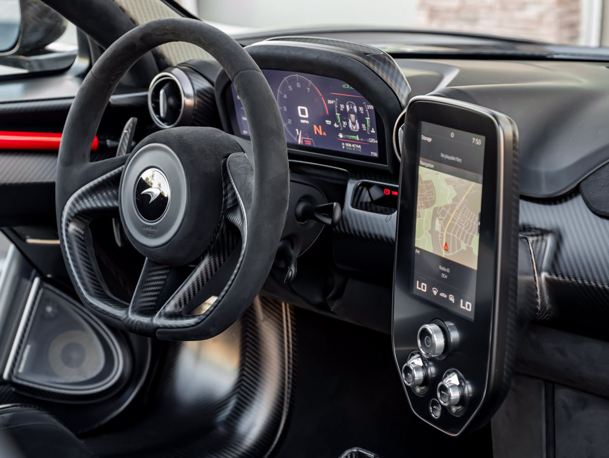 Used 2019 McLaren Senna RWD image 37
