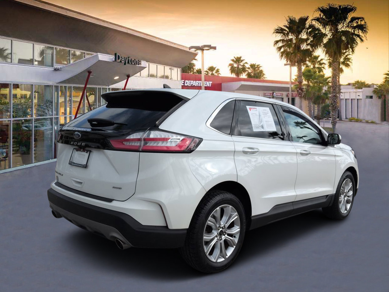 Used 2023 Ford Edge Titanium AWD/4WD image 3