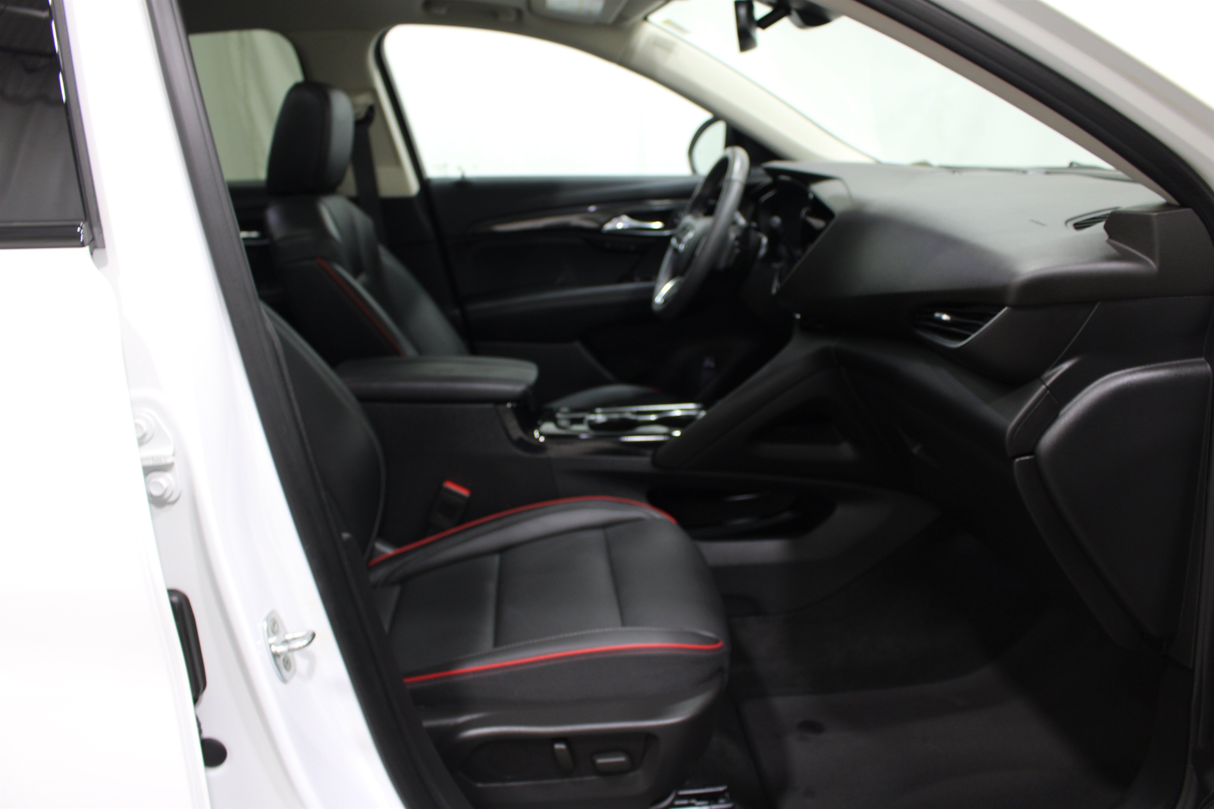 Used 2023 Buick Envision Essence w/ Sport Touring Package AWD/4WD image 27