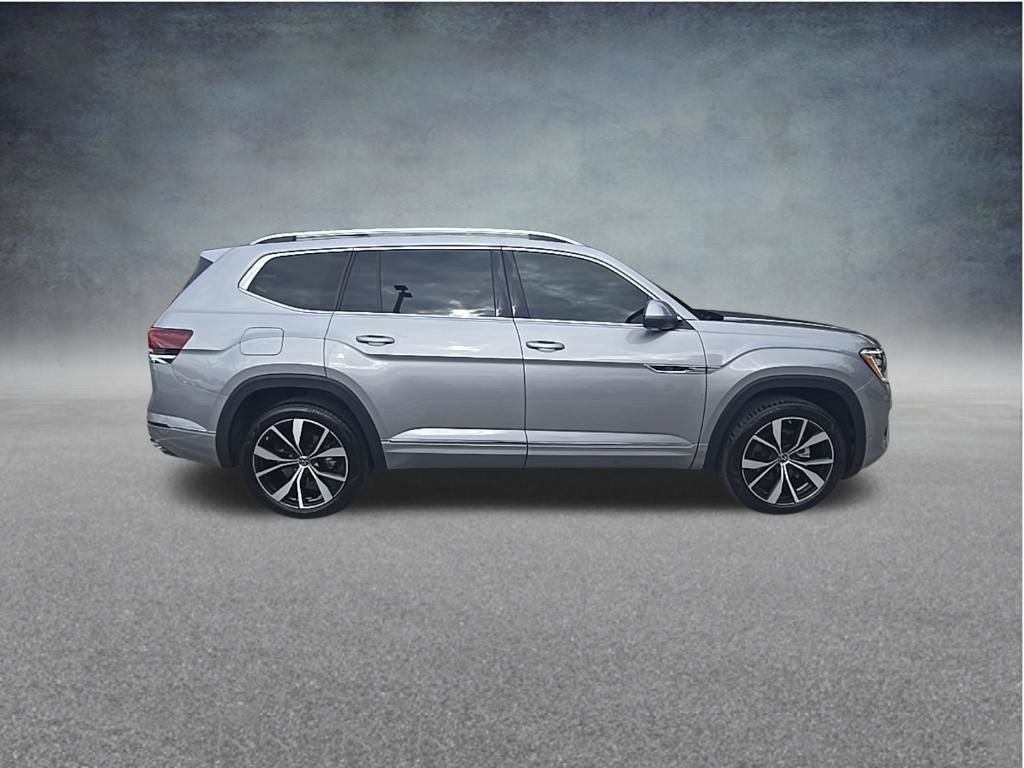 Used 2024 Volkswagen Atlas SEL Premium R-Line AWD/4WD image 4