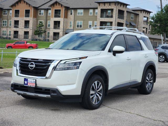 Certified 2024 Nissan Pathfinder SL FWD image 2