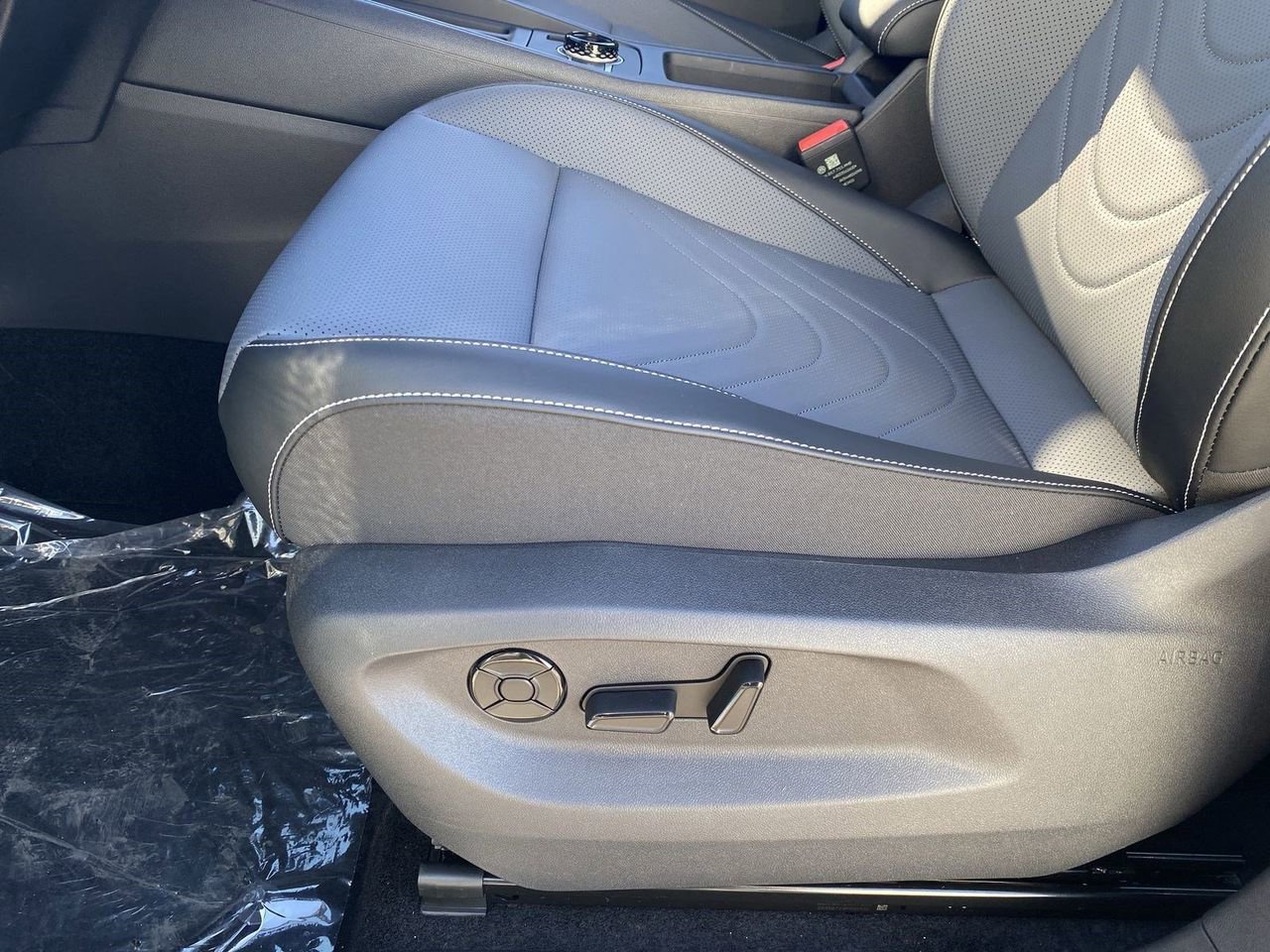 New 2026 Volkswagen Tiguan SE R-Line image 16