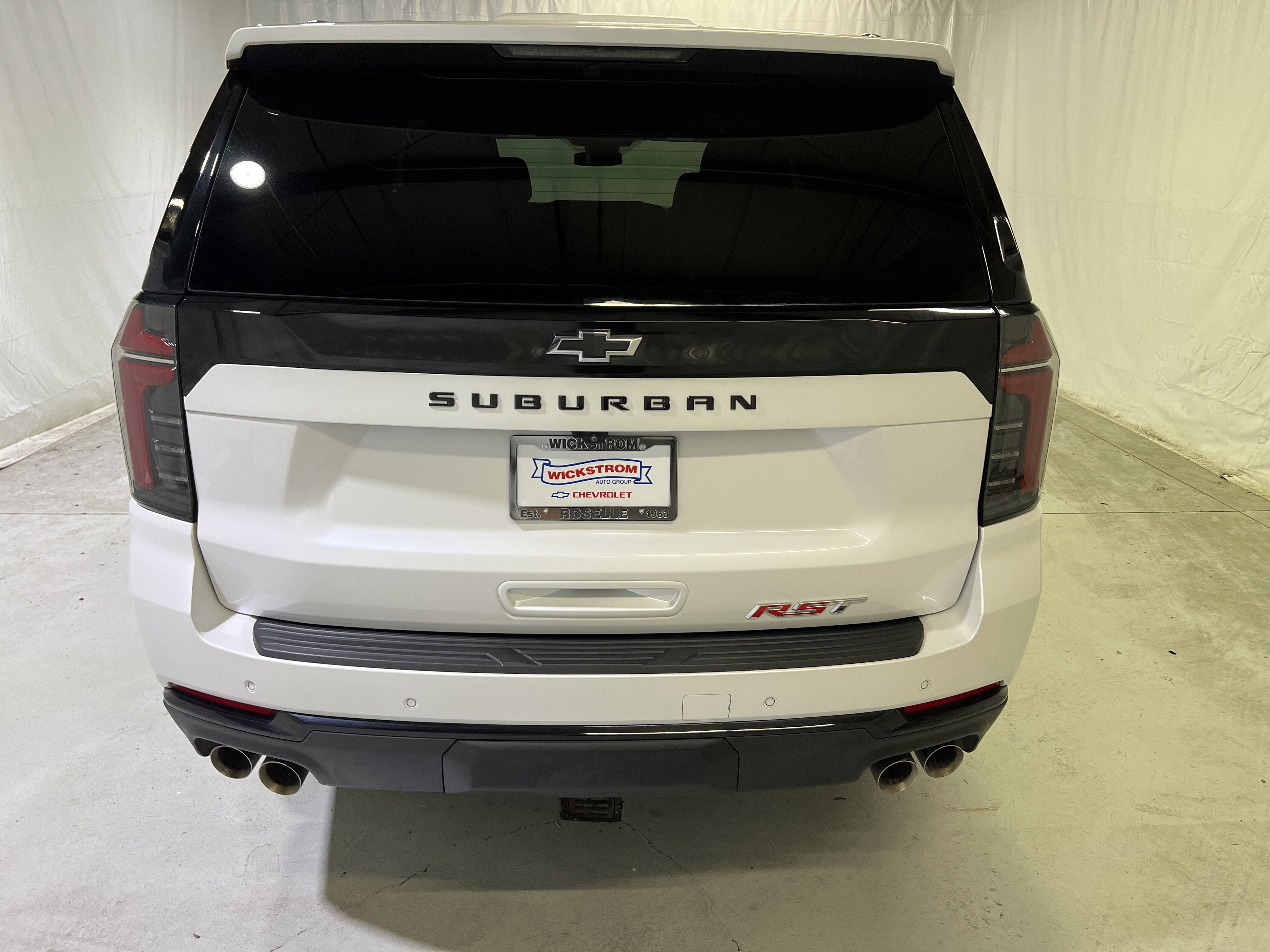 Certified 2025 Chevrolet Suburban RST w/ Sun And Tow Package RWD image 9