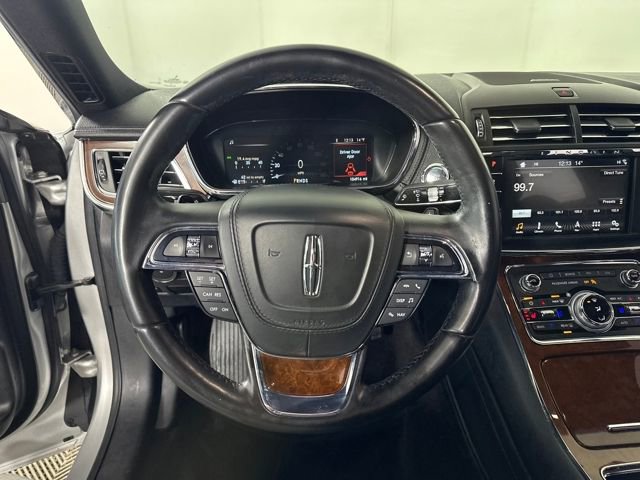 Used 2017 Lincoln Continental Select image 14