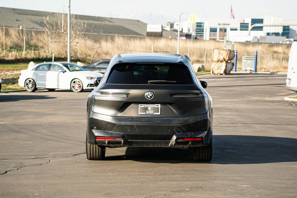 Used 2024 BMW iX xDrive50 w/ Premium Package image 6