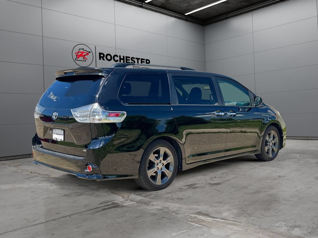 Used 2015 Toyota Sienna SE FWD image 5