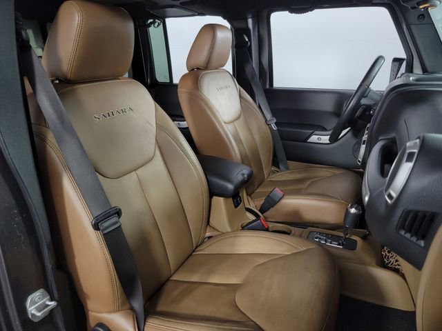 Used 2017 Jeep Wrangler Unlimited Sahara w/ Connectivity Group image 15