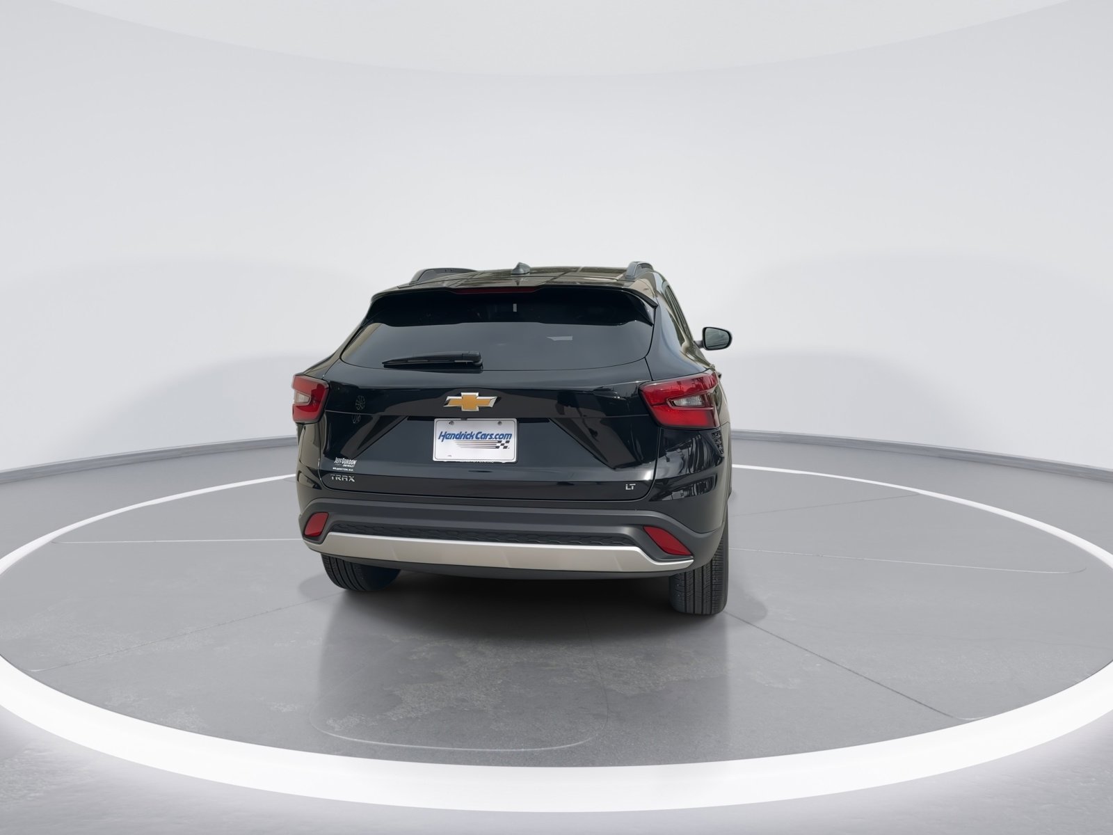 Used 2025 Chevrolet Trax LT w/ LT Convenience Package image 8