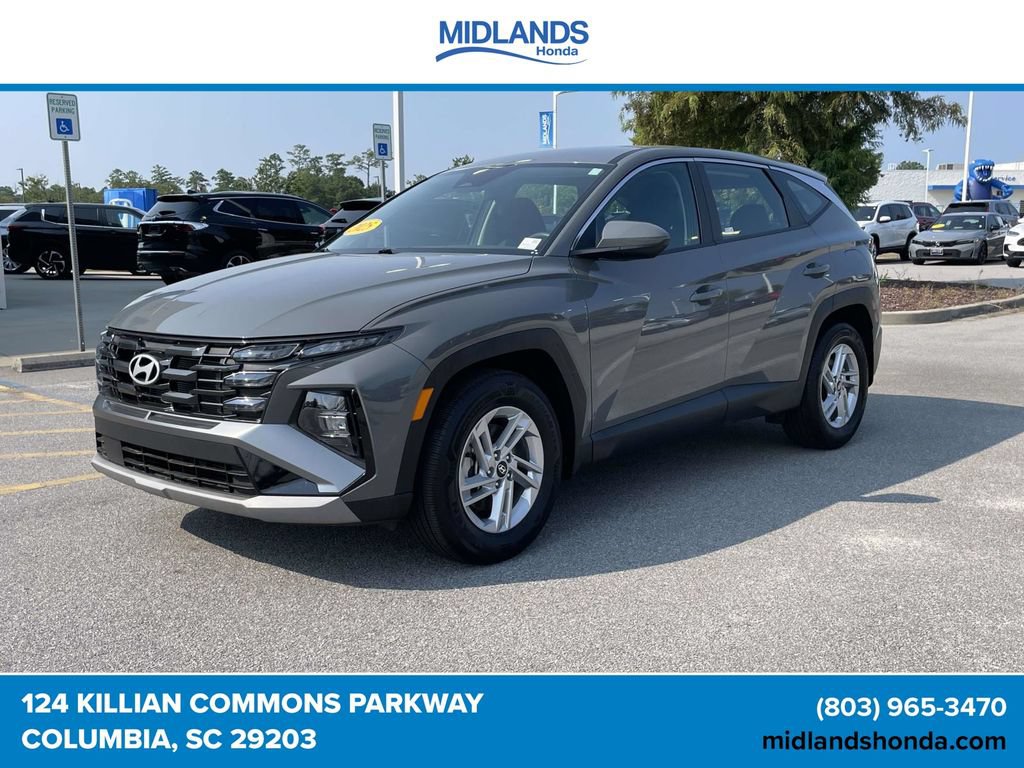 Used 2025 Hyundai Tucson SE FWD image 3