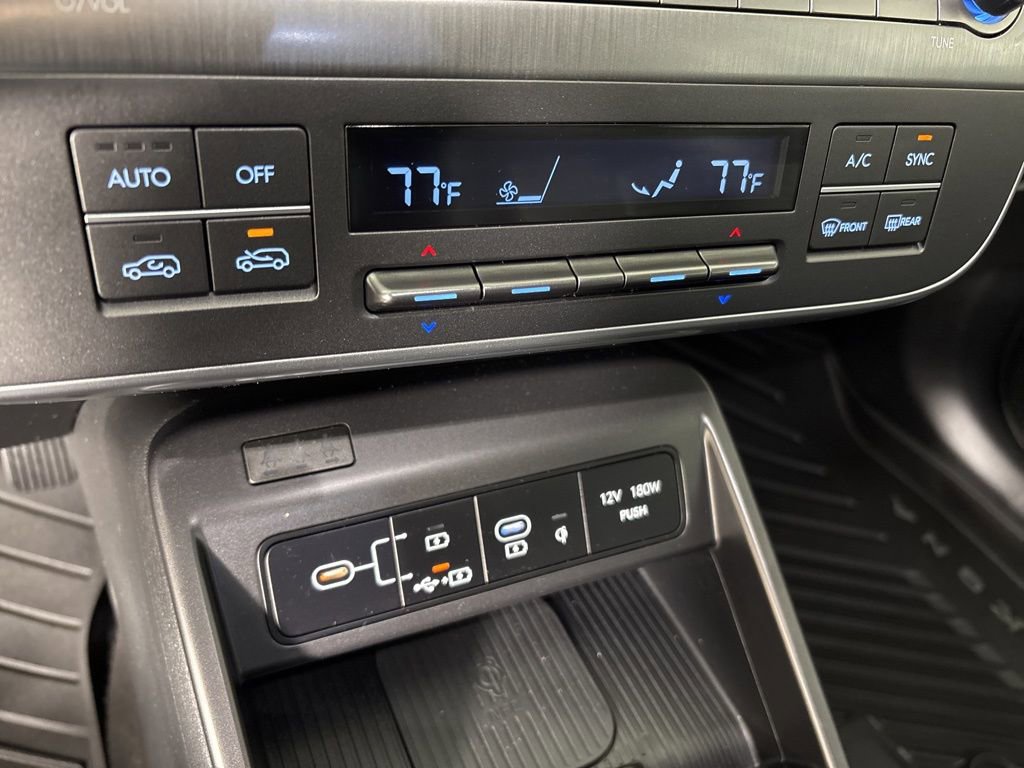 Used 2025 Hyundai Kona Limited image 35