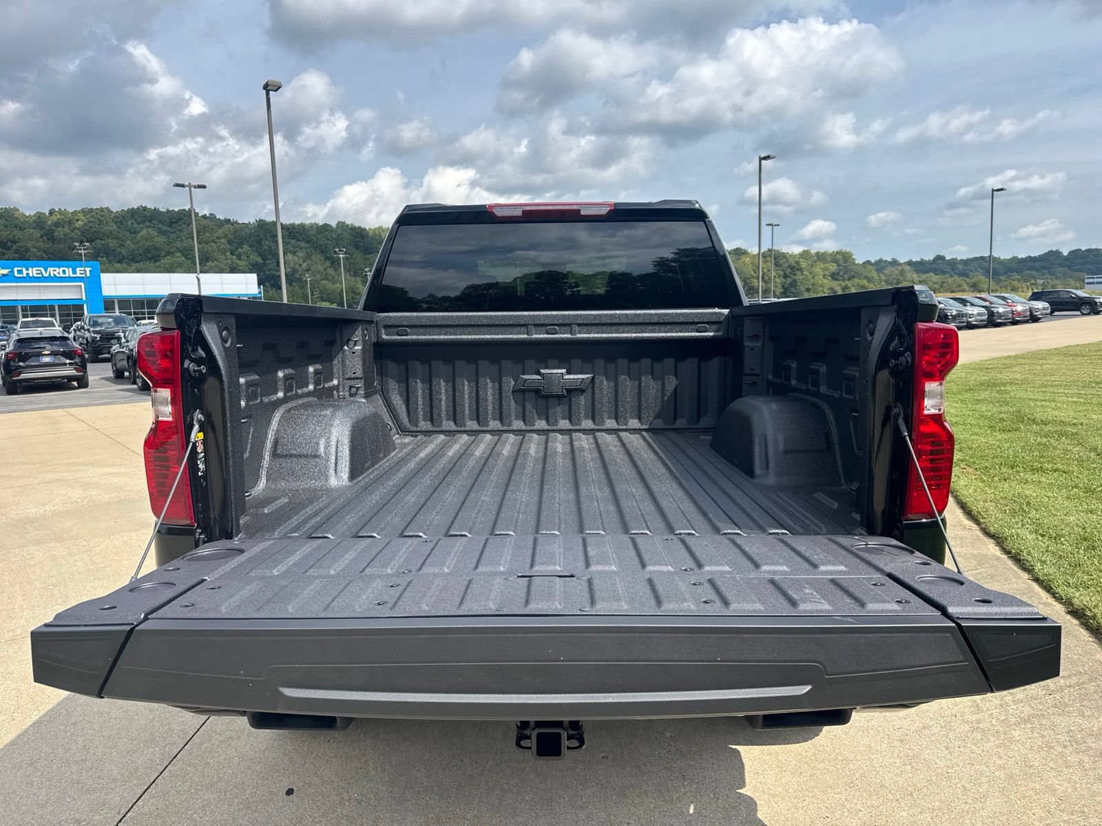 New 2026 Chevrolet Silverado 1500 Custom Trail Boss w/ Dark Appearance Package AWD/4WD image 11