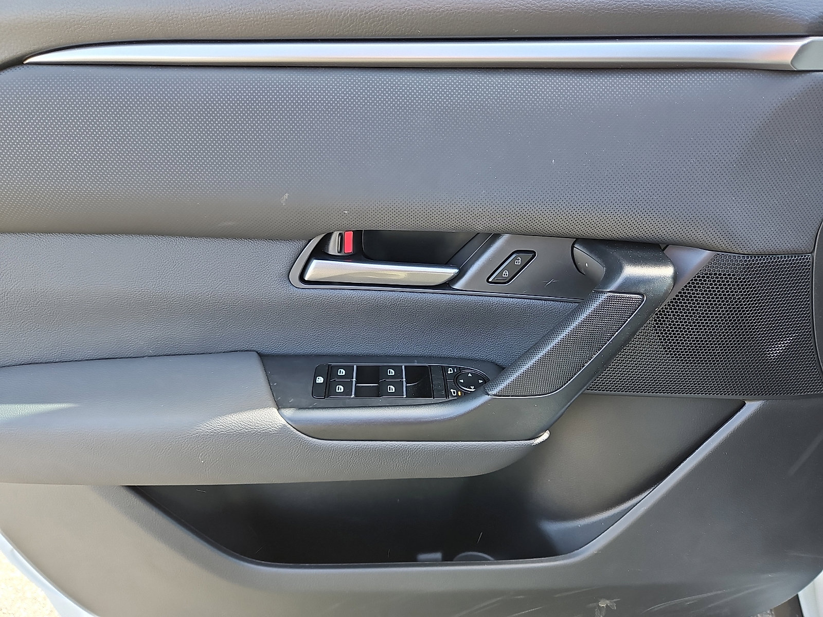 Used 2025 MAZDA CX-50 AWD 2.5 S w/ Select Package image 12