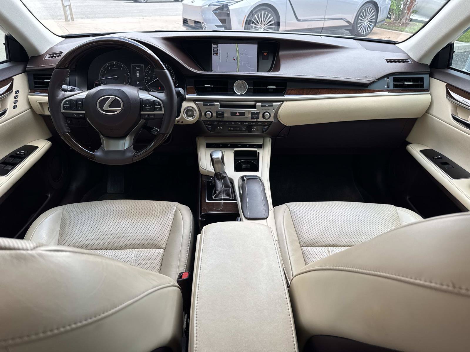 Used 2017 Lexus ES 350 w/ Luxury Package FWD image 21