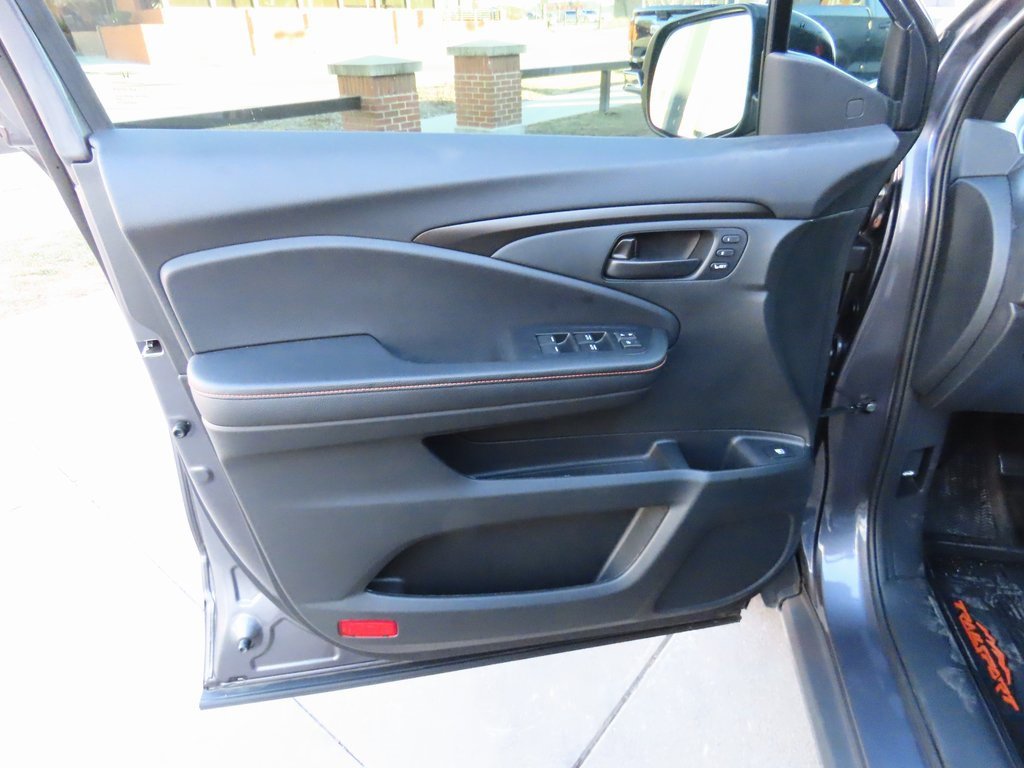 Used 2025 Honda Ridgeline TrailSport image 22