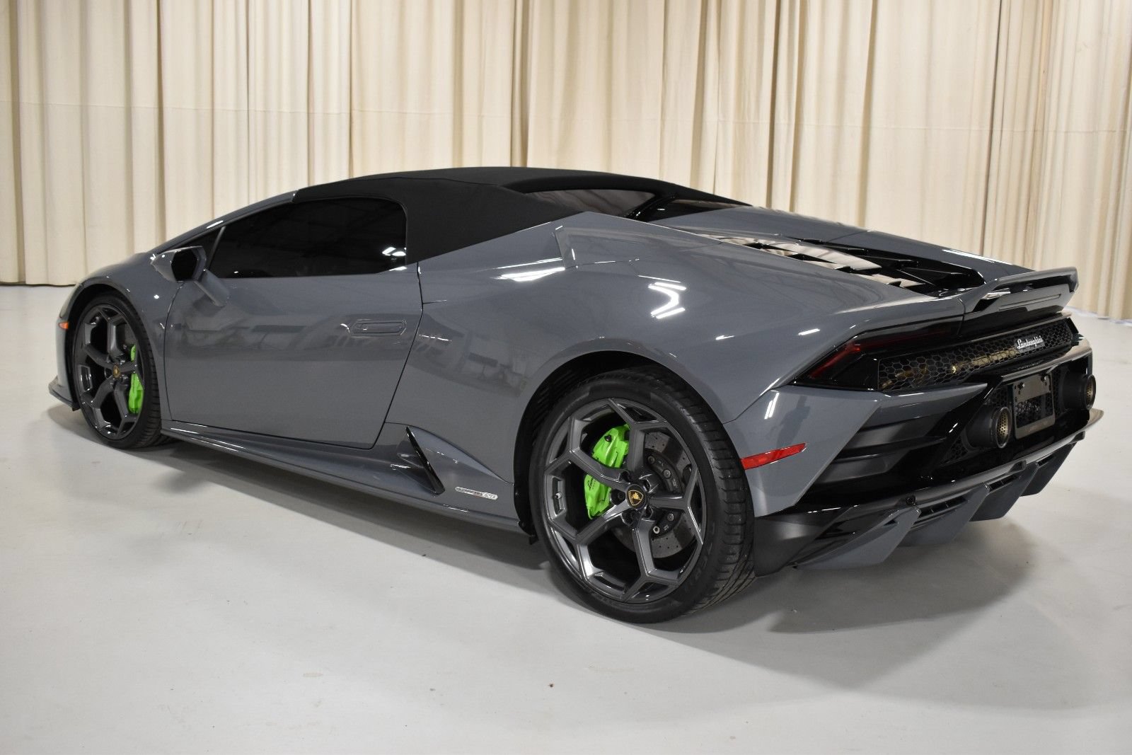 Used 2020 Lamborghini Huracan EVO AWD/4WD image 8
