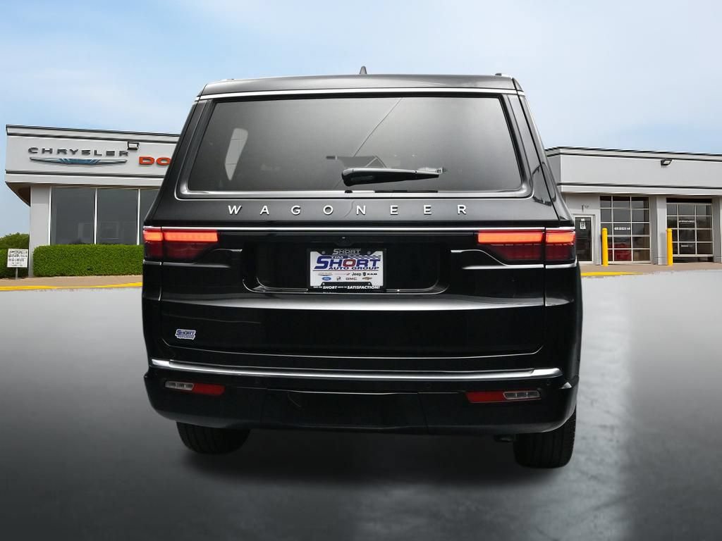 Used 2025 Jeep Wagoneer Series III w/ Premium Group I AWD/4WD image 4