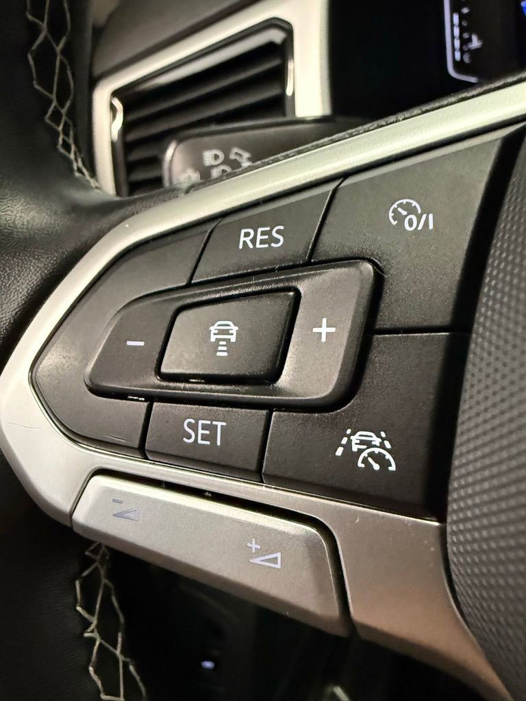 Used 2022 Volkswagen Atlas SEL image 35