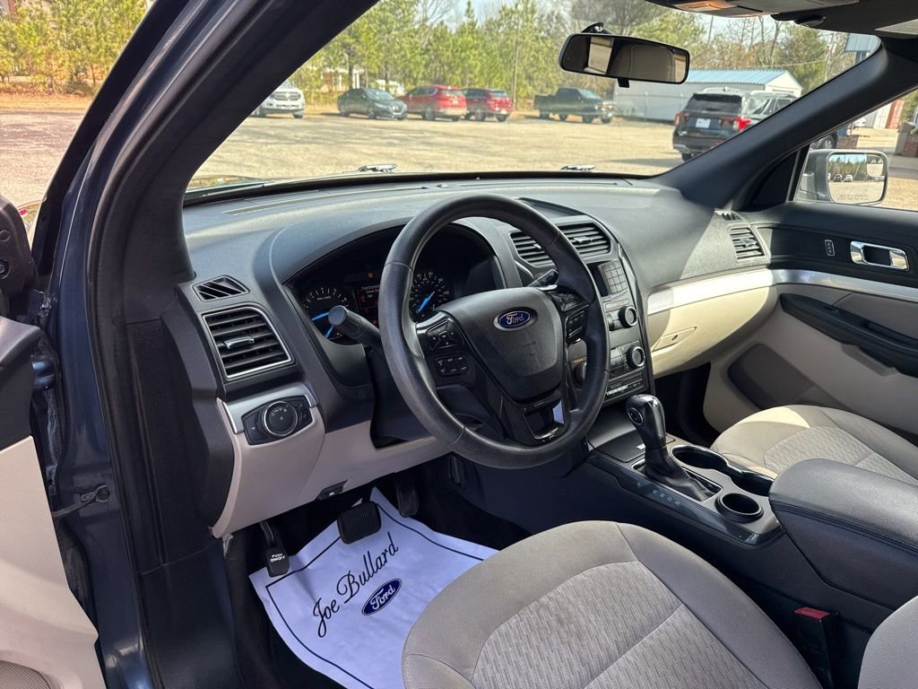 Used 2018 Ford Explorer FWD image 6