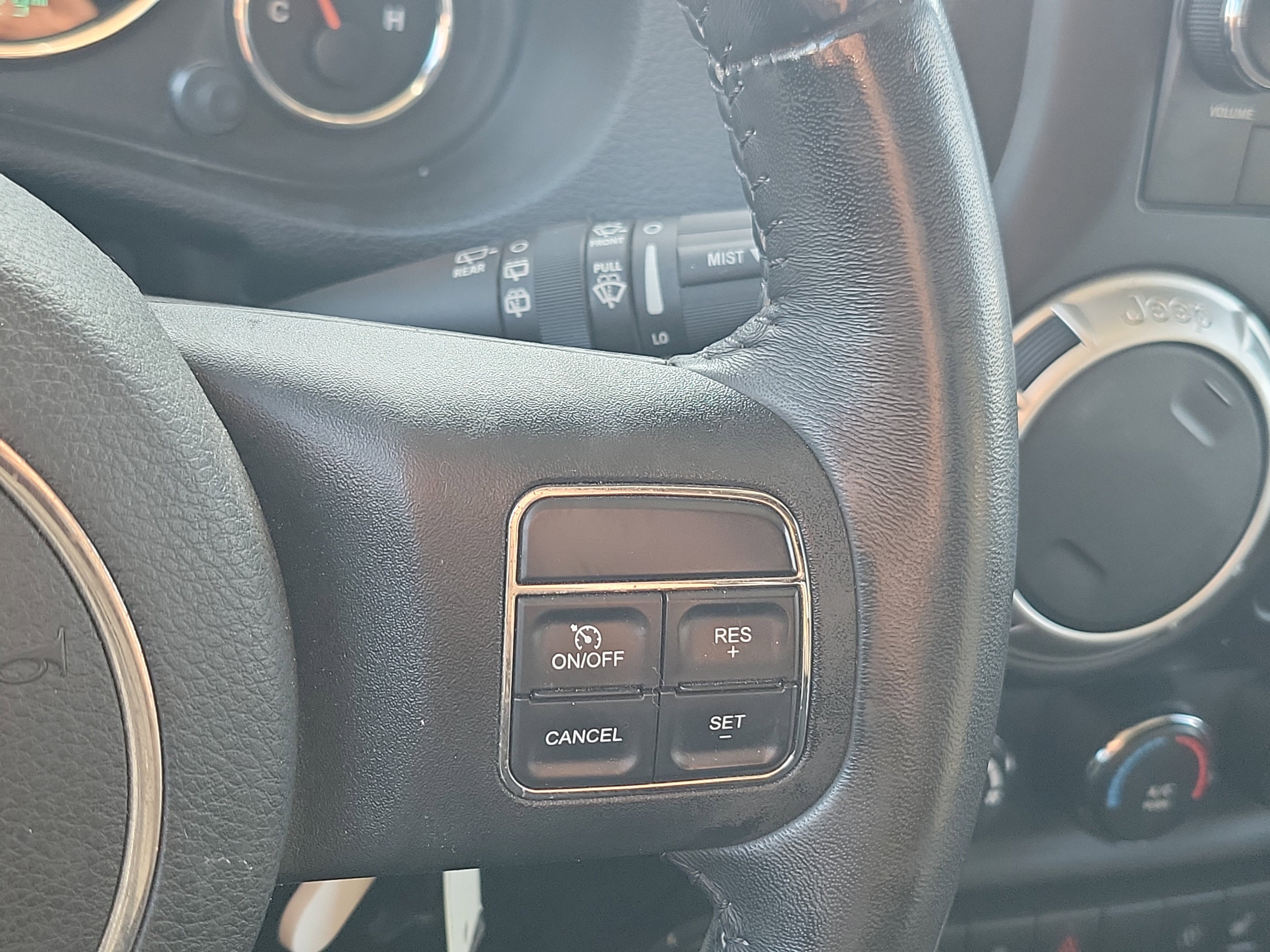 Used 2015 Jeep Wrangler Unlimited Sahara w/ Connectivity Group image 21