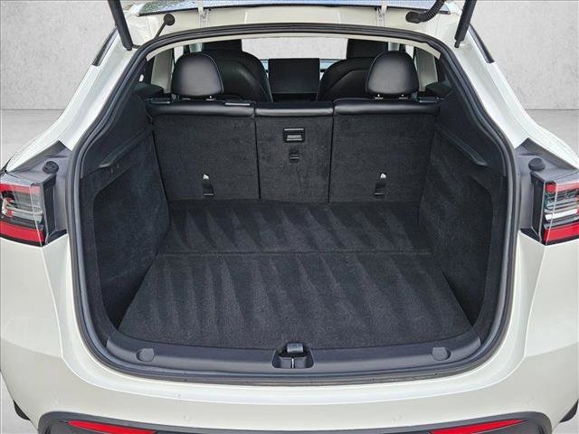 Used 2022 Tesla Model Y Long Range image 7
