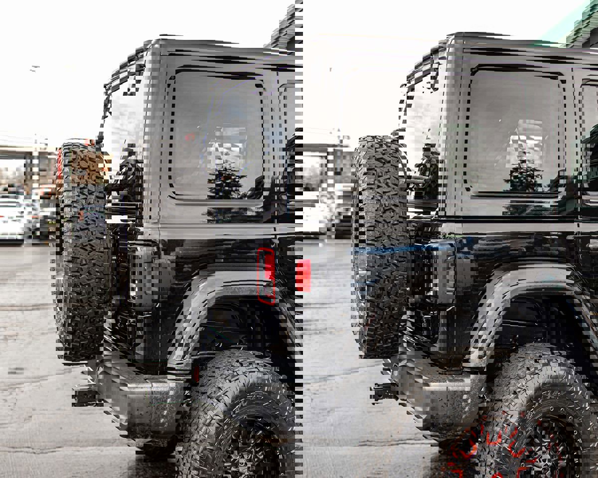 Used 2018 Jeep Wrangler Unlimited Sahara image 14