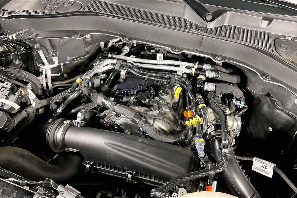 Used 2025 Ford Explorer Active w/ Active Comfort Package RWD image 40