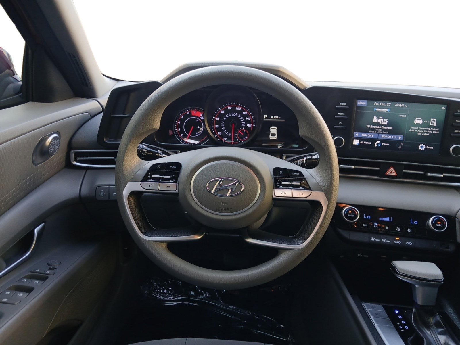 Used 2023 Hyundai Elantra SEL image 12