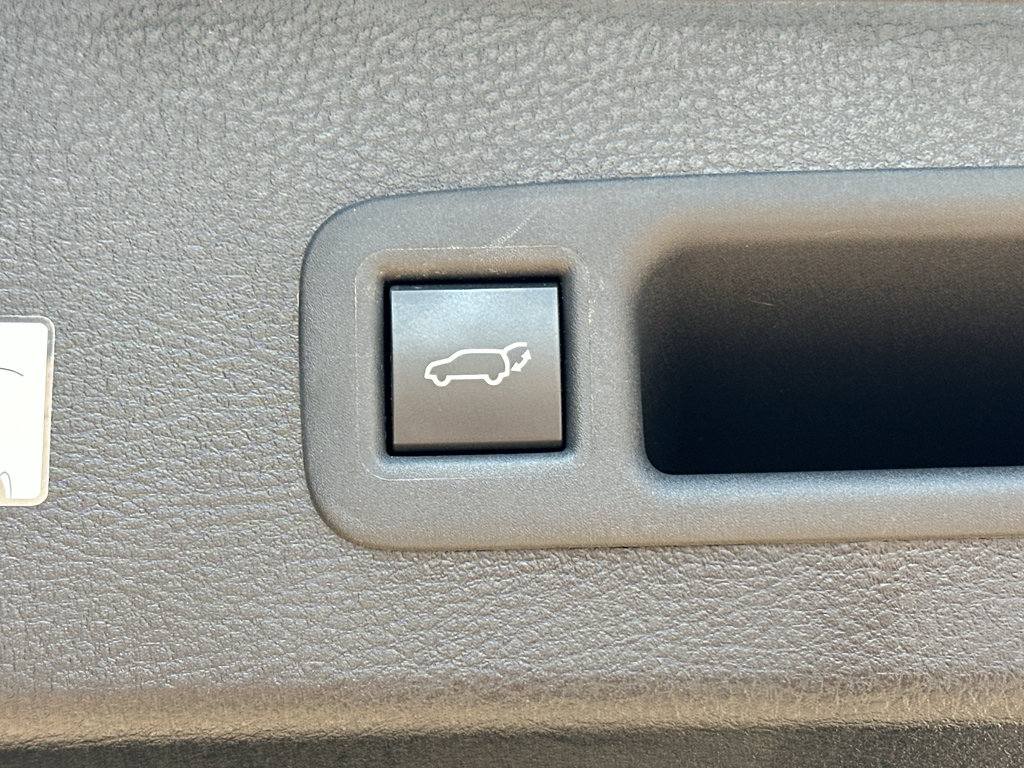 Used 2026 Toyota Sienna LE AWD/4WD image 36