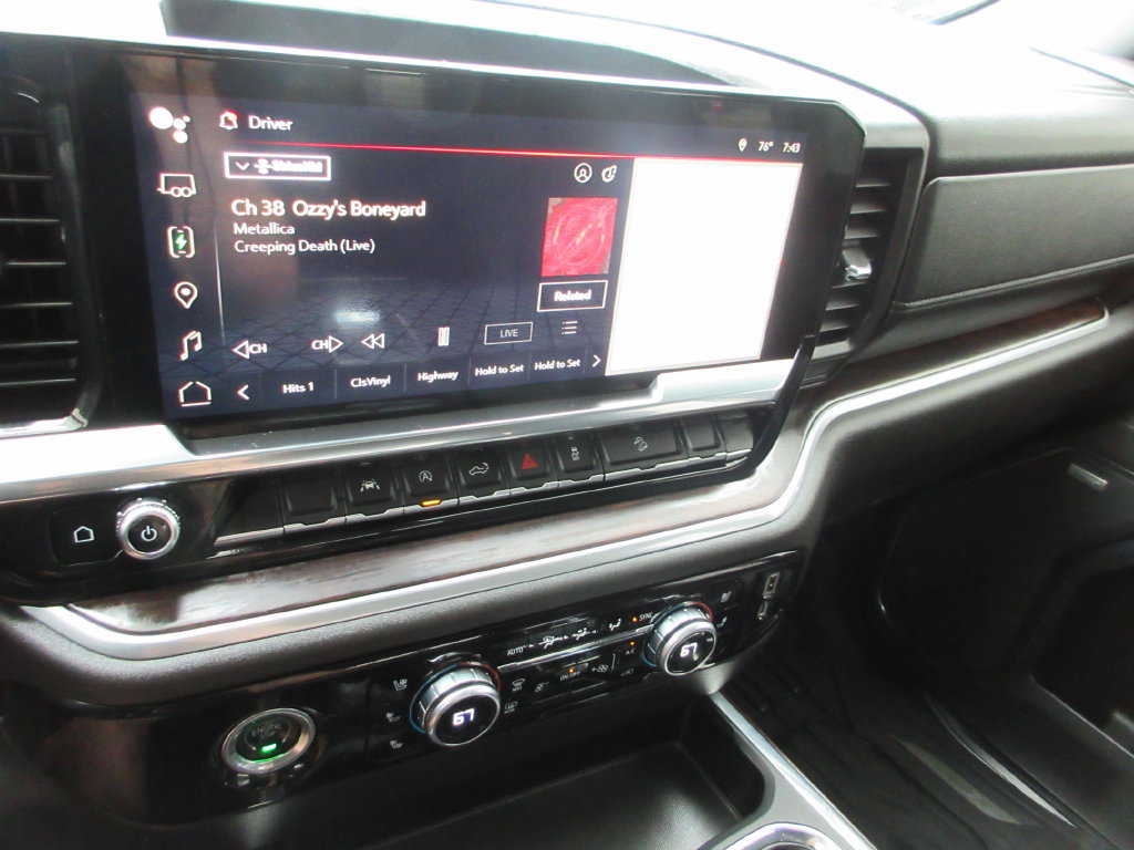 Used 2022 GMC Sierra 1500 SLT AWD/4WD image 32