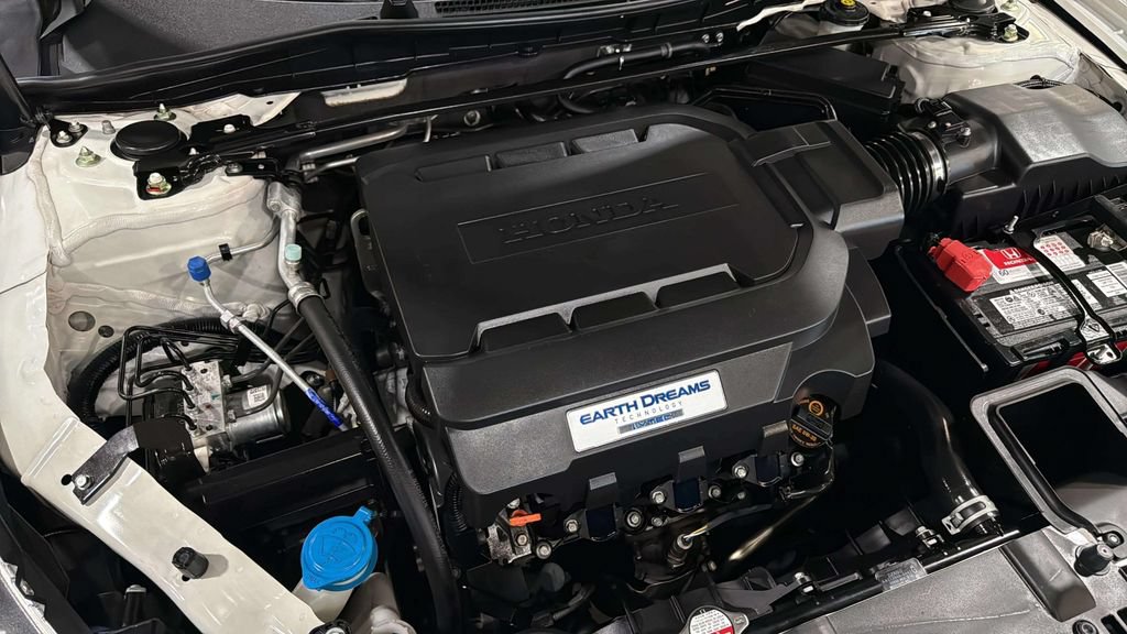 Used 2013 Honda Accord Touring image 33