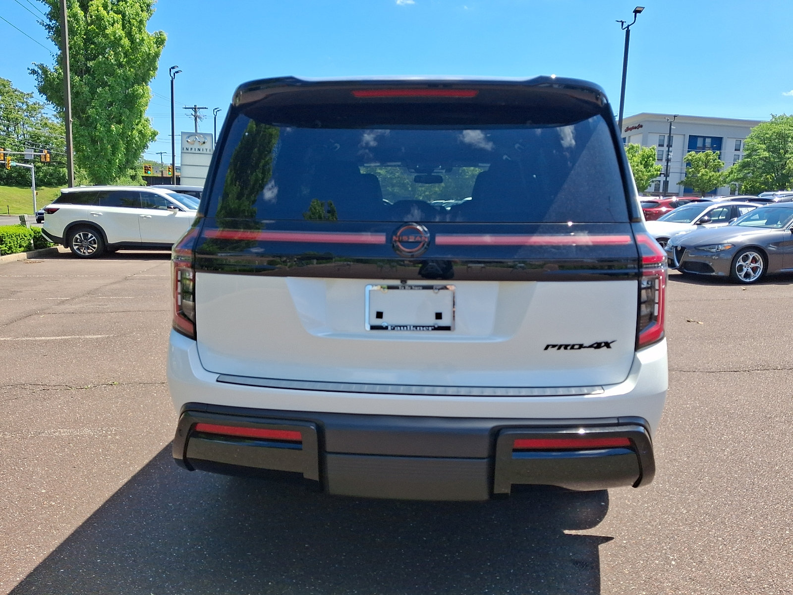 Used 2026 Nissan Armada PRO-4X w/ Captain's Chari Seat Package AWD/4WD image 5