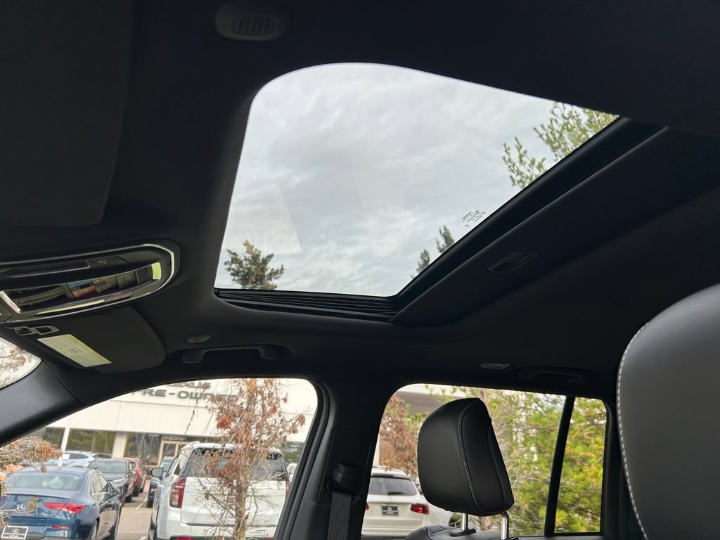 New 2025 Jeep Grand Cherokee Altitude AWD/4WD image 24