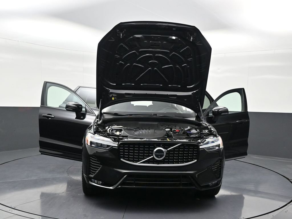 Certified 2022 Volvo XC60 B5 R-Design w/ Advanced Package AWD/4WD image 42