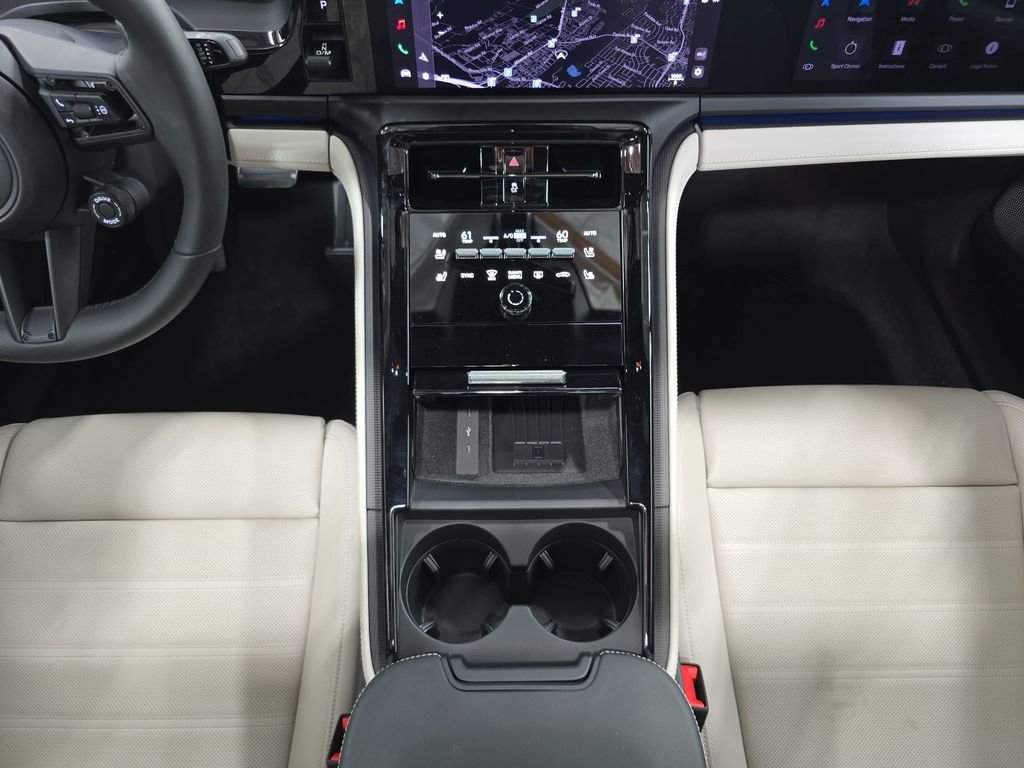 Certified 2025 Porsche Panamera GTS image 20