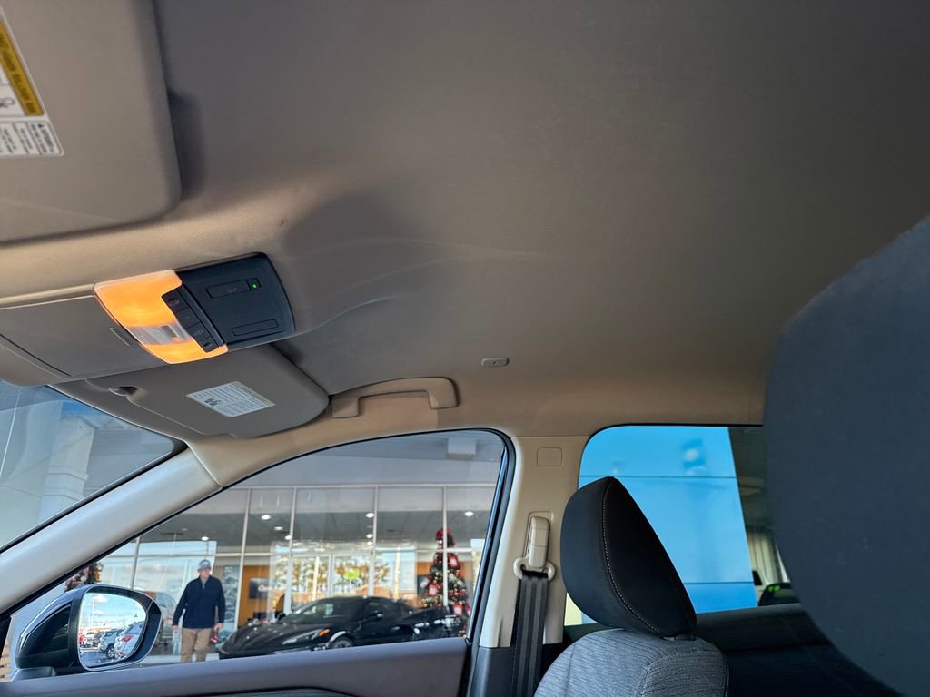 Used 2023 Nissan Rogue SV image 25