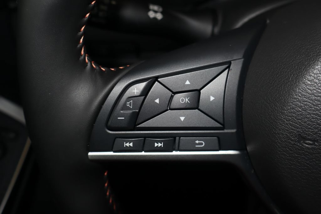 Used 2025 Nissan Sentra SR FWD image 18