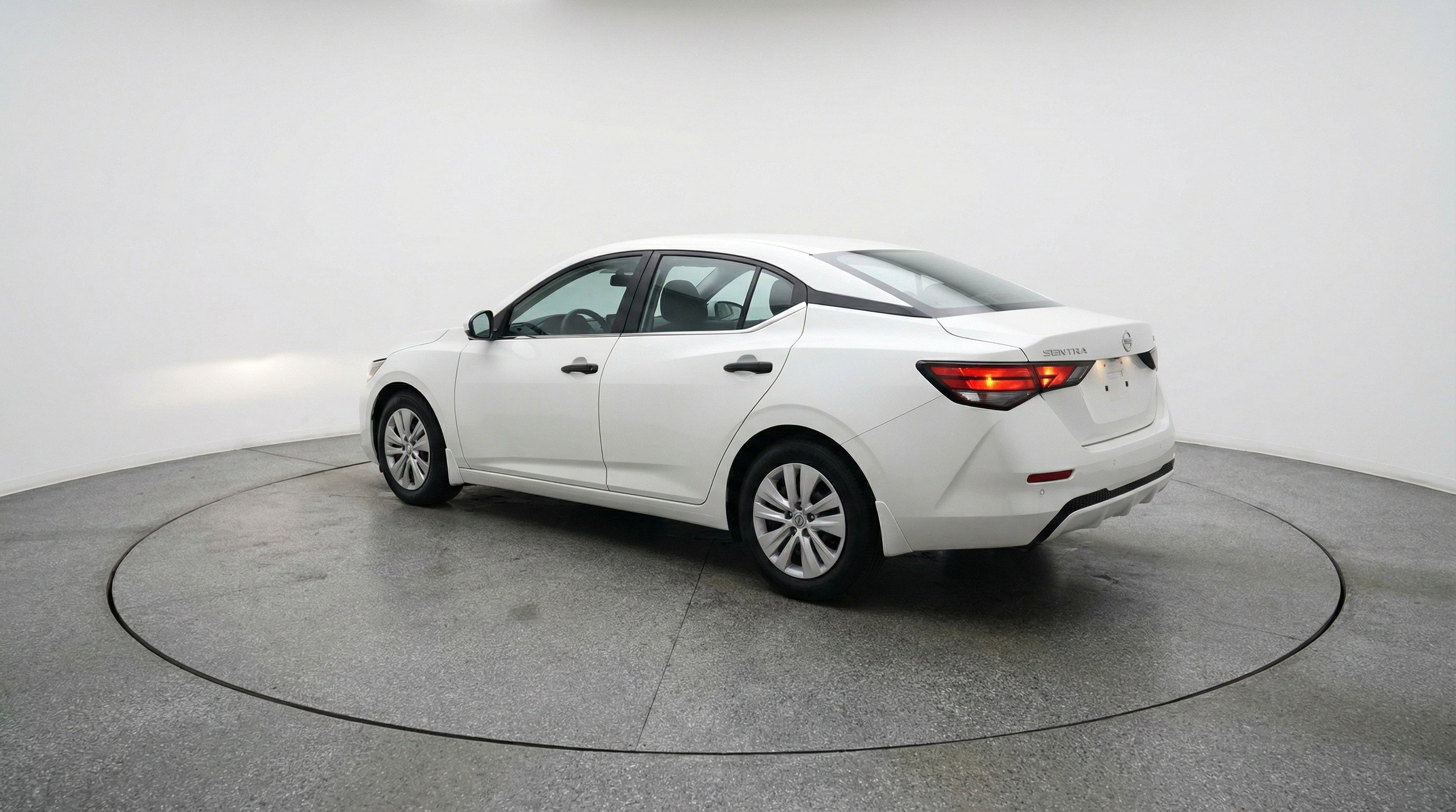 Used 2025 Nissan Sentra S image 6