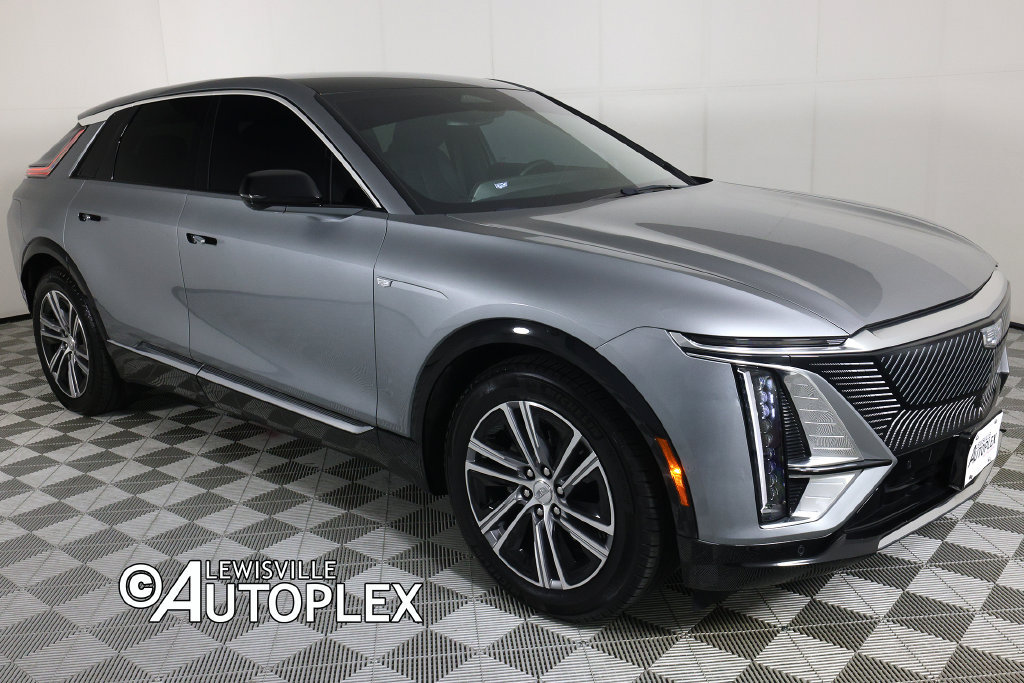 Used 2024 Cadillac Lyriq Luxury RWD image 3