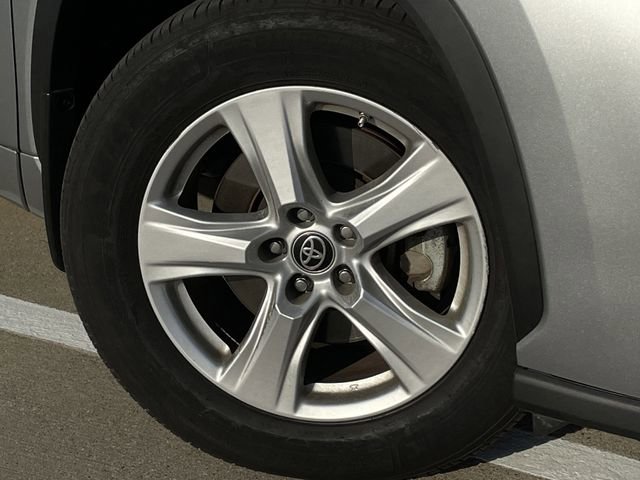 Used 2024 Toyota Highlander LE image 9
