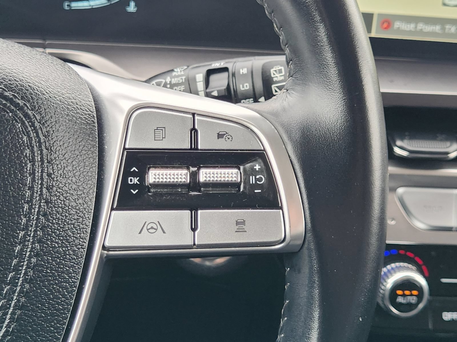 Used 2024 Kia Telluride LX FWD image 30