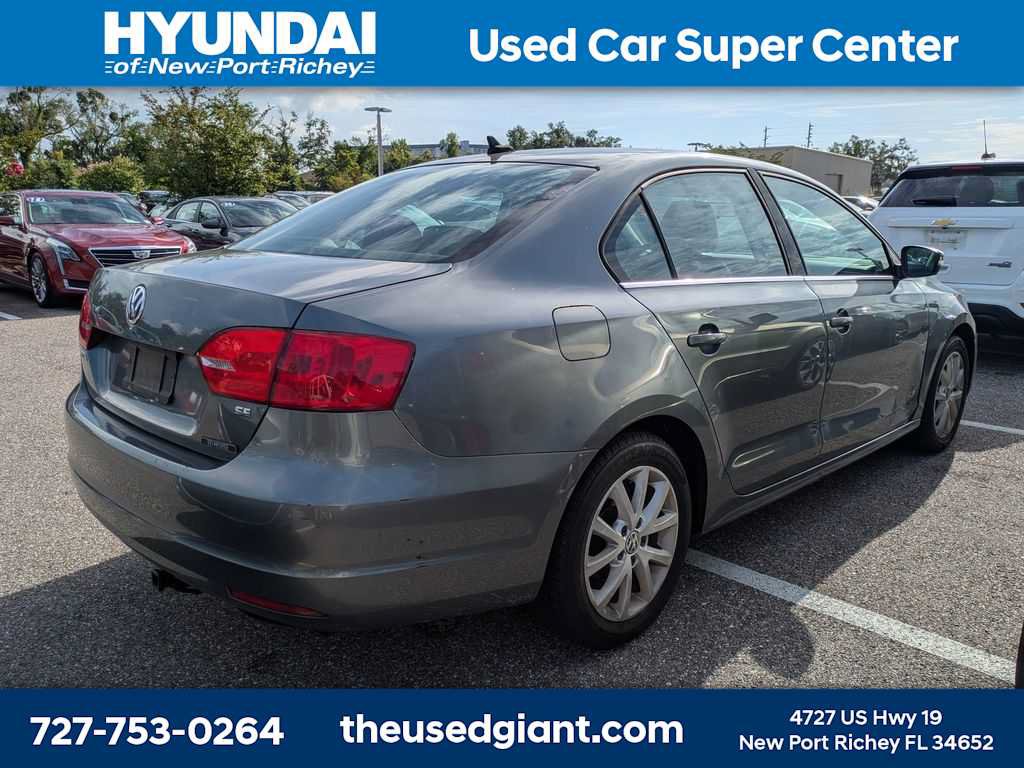 Used 2014 Volkswagen Jetta SE FWD image 2