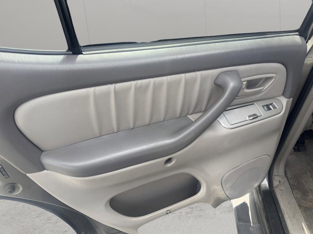 Used 2005 Toyota Sequoia Limited image 24