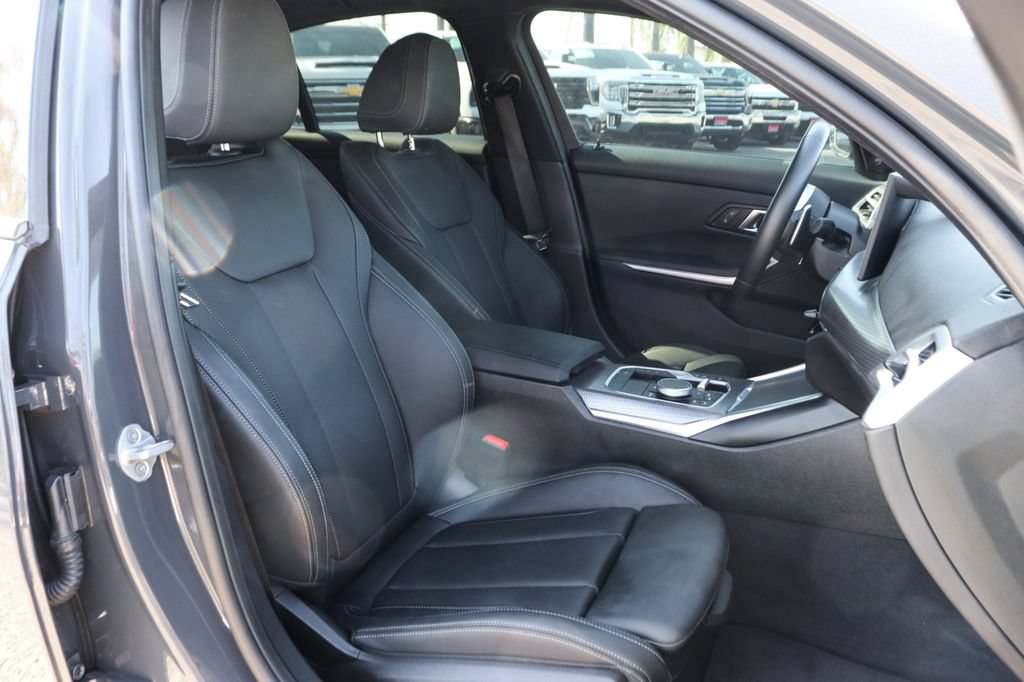 Used 2025 BMW M340i w/ Premium Package RWD image 31