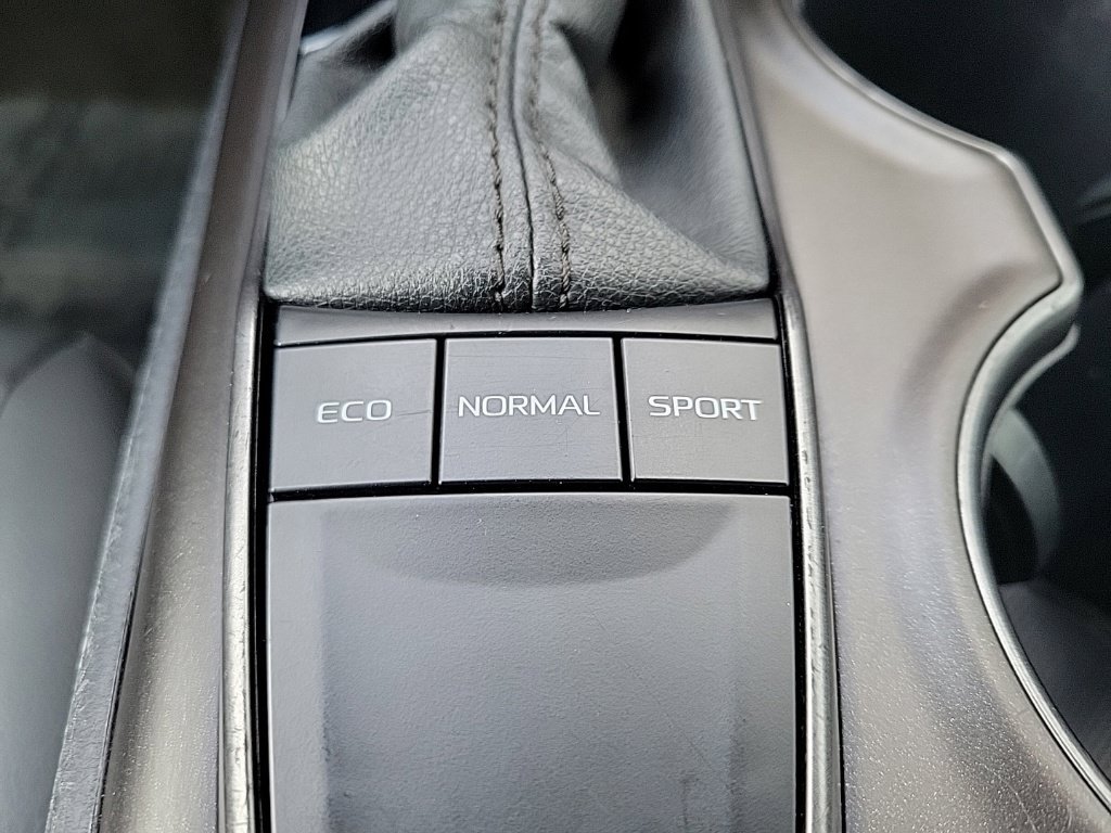 Used 2024 Toyota Camry SE FWD image 26