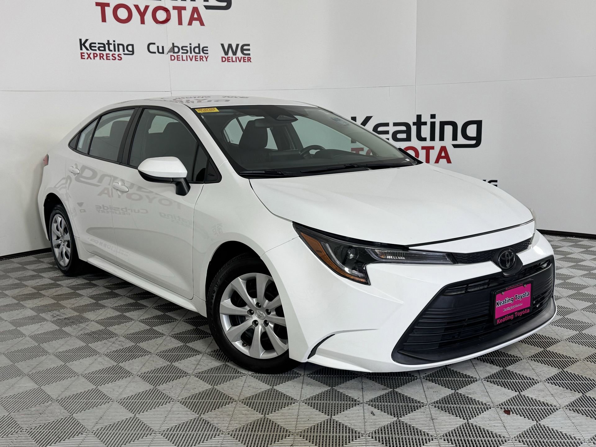Used 2024 Toyota Corolla LE image 3