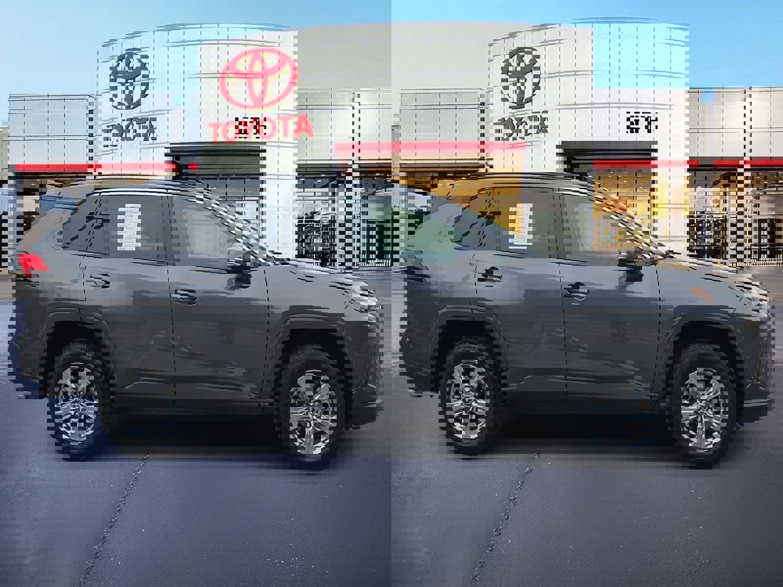 Used 2024 Toyota RAV4 XLE image 4