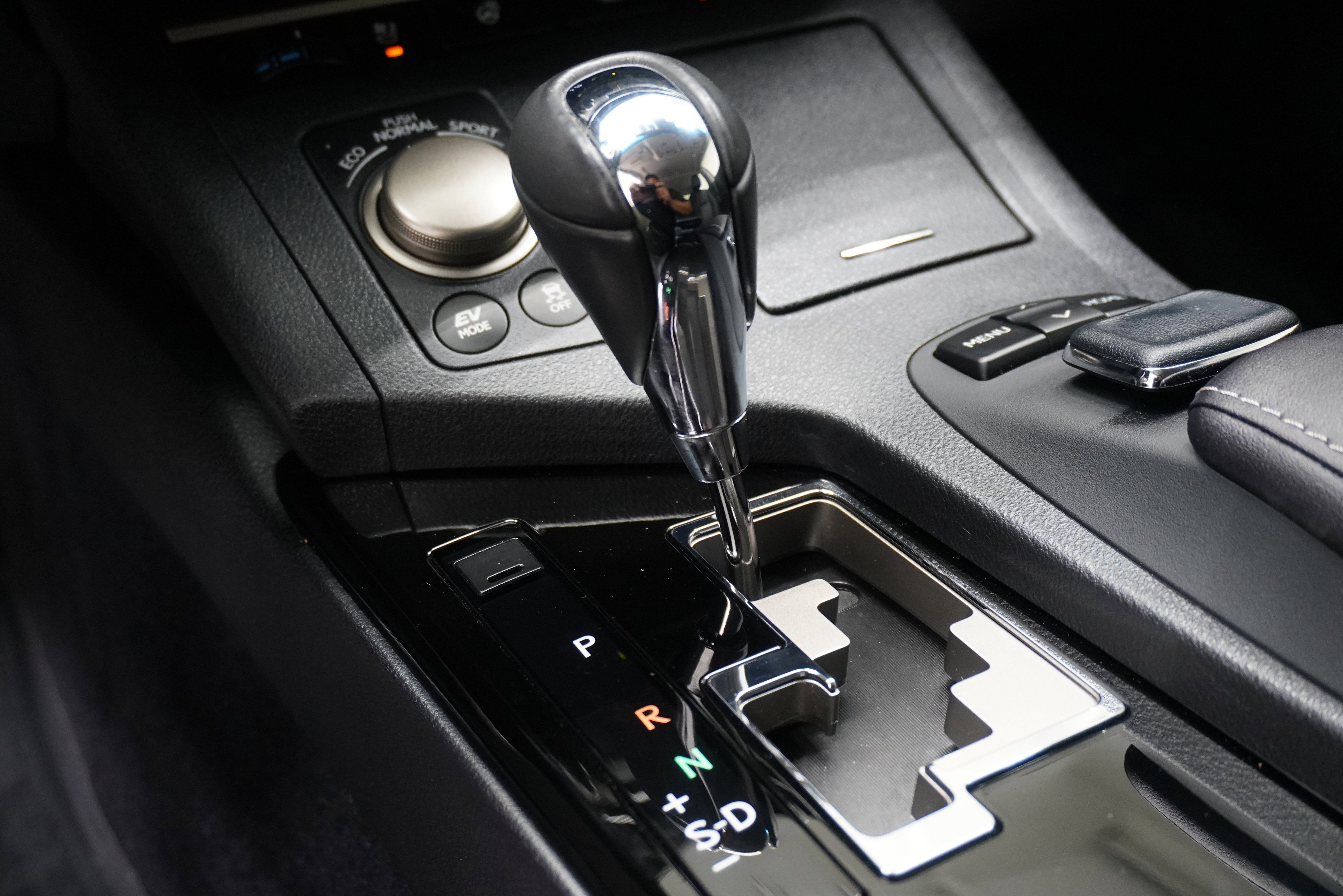 Used 2015 Lexus ES 300h FWD image 26