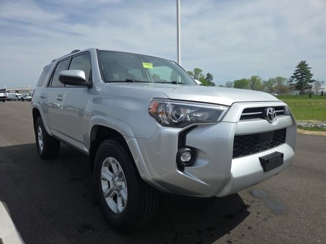 Used 2021 Toyota 4Runner SR5 AWD/4WD image 1