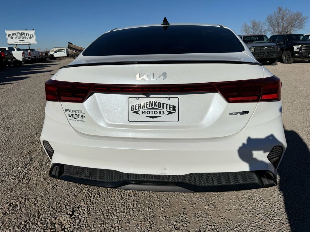 Used 2023 Kia Forte GT-Line w/ GT-Line Premium Package FWD image 9
